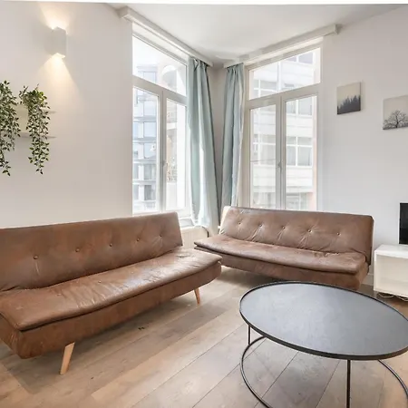 Beautiful Modern In The Heart Of