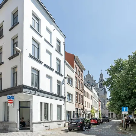 Beautiful Modern In The Heart Of